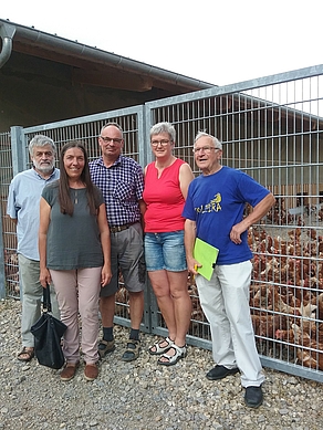 ÖDP-Bundestagskandidatin Verena Föttinger zu Besuch auf dem Bioland-Hühnerhof Gaus in Fluorn-Winzeln